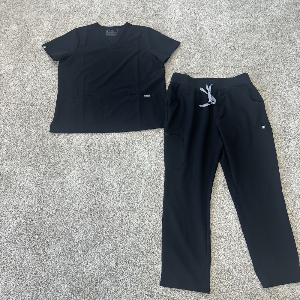 Figs Women's XL Black Casma Three-Pocket Top & Pants Scrub Set Nursing Medical